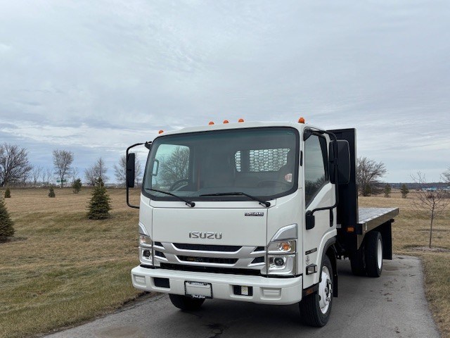 2026 Isuzu NRR in Ankeny, IA — photo 4